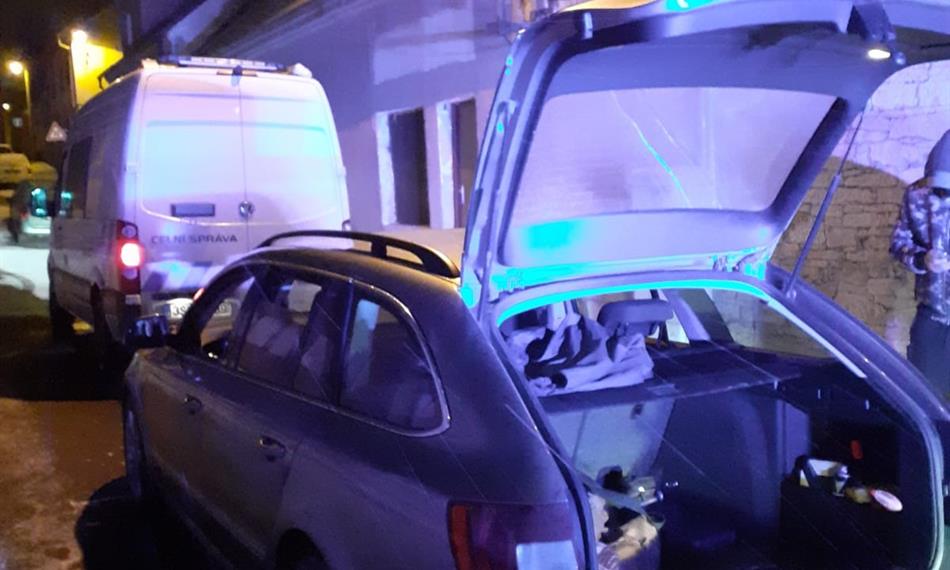 2021-1-15-1022Záchyt drog a zbraní_4.jpg